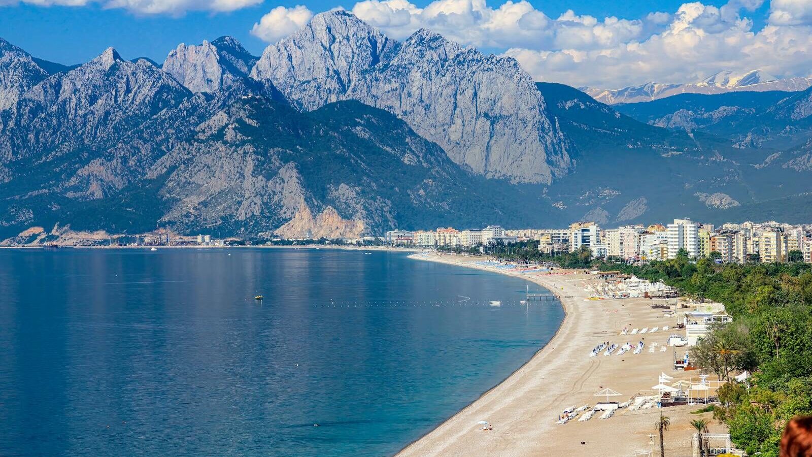 Vaka Analizi: Antalya’da Bir Butik Otelin 3 Ayda AI ile Sosyal Medya Dönüşümü